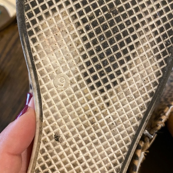 Leopard Platform Sneaker, size 9 - Picture 4 of 6